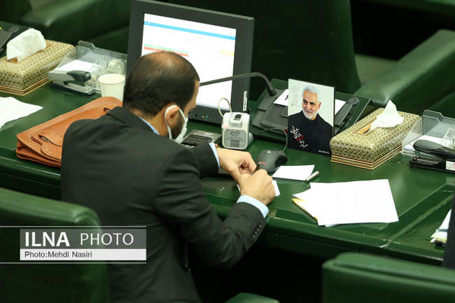 Zarif addresses Parliament open session