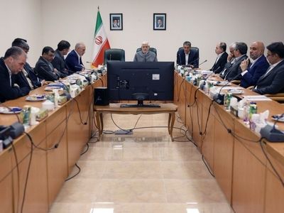 دستور عارف در جلسه ستاد هماهنگی اقتصادی؛ برنامه‌ها و طرح‌های جدید، در تراز یک قدرت بزرگ طراحی و تدوین شود