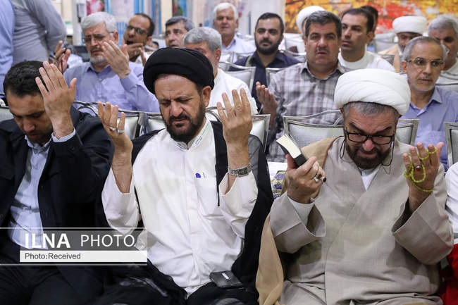 مراسم دعای کمیل زائران ایرانی در مدینه منوره