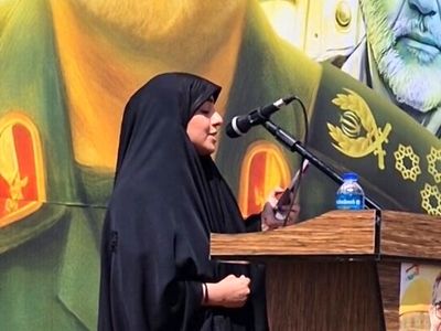 افتخار می‌کنیم که پدرم با علمداری سپاه سید علی، شهید راه مبارزه با یزید زمانه شد