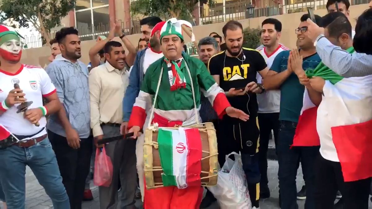 فیلم / حمایت ویژه طرفداران ایرانی حوالی ورزشگاه آل مکتوم