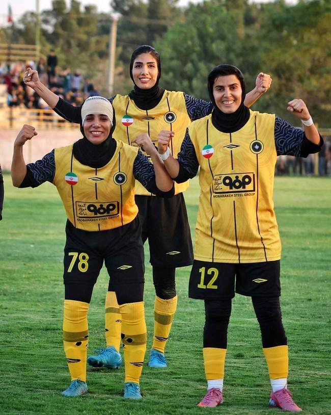 تصاویری از دیدار تیم های سپاهان اصفهان و یاسام کردستان