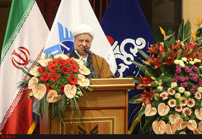 همایش تجلیل از دریانوردان، صنعتگران و کاپیتان‌های ناوگان حمل و نقل �