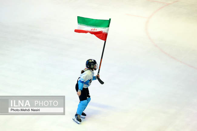 بازی پایانی لیگ پنجم هاکی روی یخ