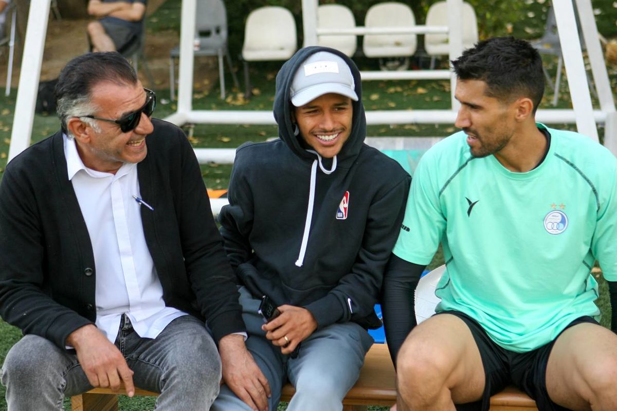 قائدی با استقلال تمرین کرد