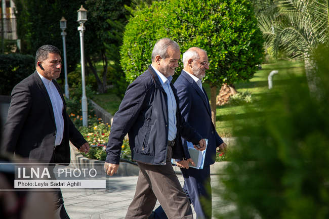 حاشیه جلسه هیات دولت - ۹ آبان