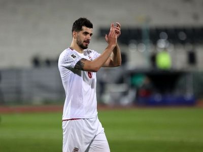 سعید عزت اللهی: دست تک تک تماشاگران را می‌بوسم