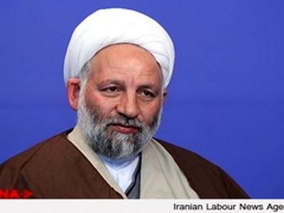 از شورای فقها پیروی می‌کنیم