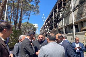 بازدید دادستان تهران از شرکت داروسازی «توفیق دارو»