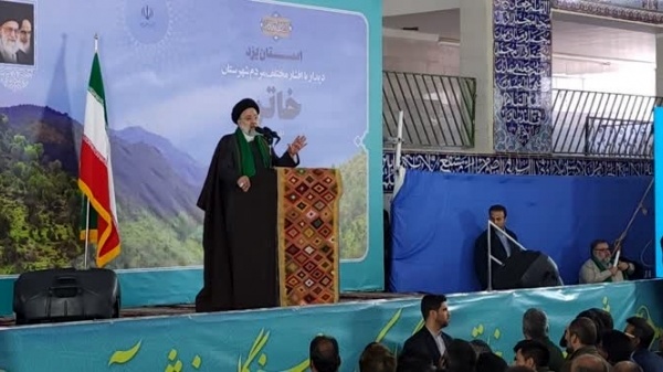 هر جا نگاه‌مان به دستان بیگانه برای حل مشکلات کشور بوده است، متوقف شده‌ایم