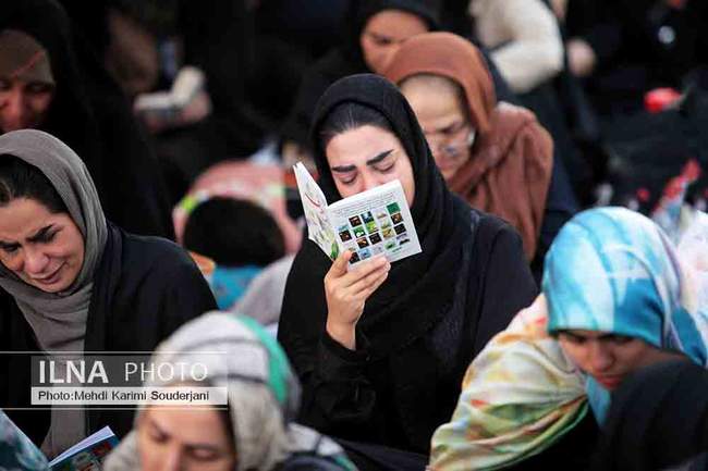 مراسم دعای عرفه در گلستان شهدای اصفهان