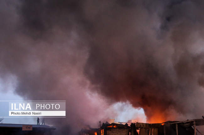آتش‌سوزی در بارانداز ۱۲ هزار متری در شوش 