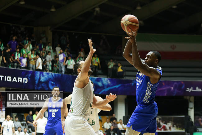 دیدار تیم های بسکتبال طبیعت اسلامشهر و پالایش نفت آبادان