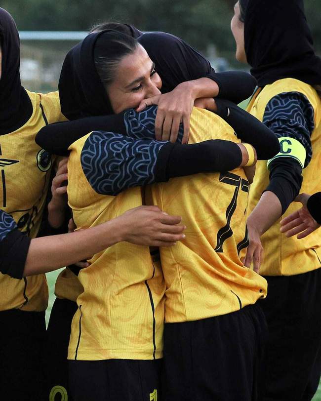 تصاویری از دیدار تیم های سپاهان اصفهان و یاسام کردستان