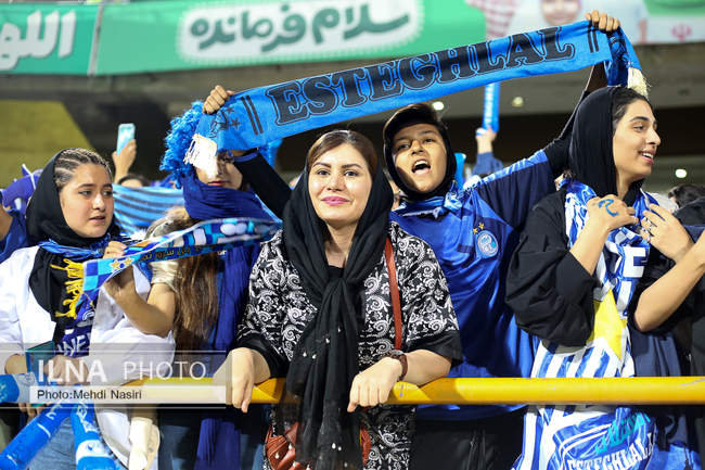  حضور بانوان در ورزشگاه ازادی
