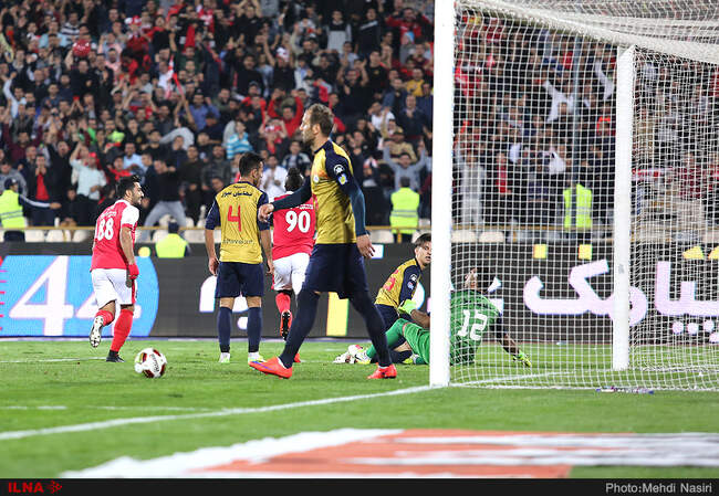 دیدار تیم های پرسپولیس تهران و نفت تهران