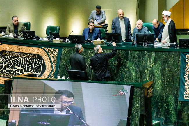 نشست علنی یکشنبه پنج مرداد مجلس شورای اسلامی 