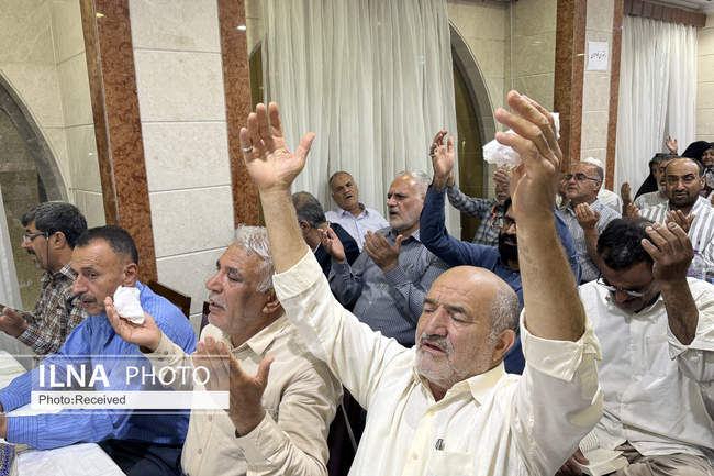 مراسم دعای کمیل زائران ایرانی در مدینه منوره