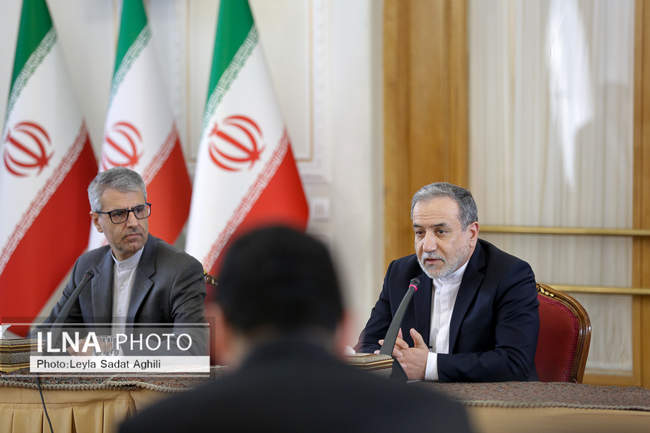 نشست وزیر امور خارجه با سفرا و نمایندگان خارجی مقیم تهران