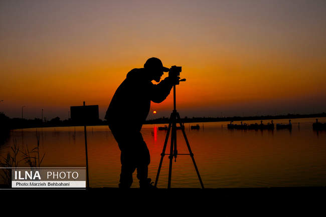 *سایه‌ی غروب در قلب آبادان؛ روایت تصویری از زندگی، نگاه و نفس‌های آخ