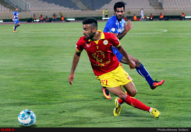 دیدار تیم های استقلال و نفت تهران