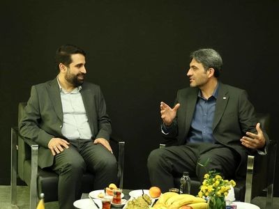 دبیر شورای عالی فضای مجازی از غرفه ایرانسل بازدید کرد