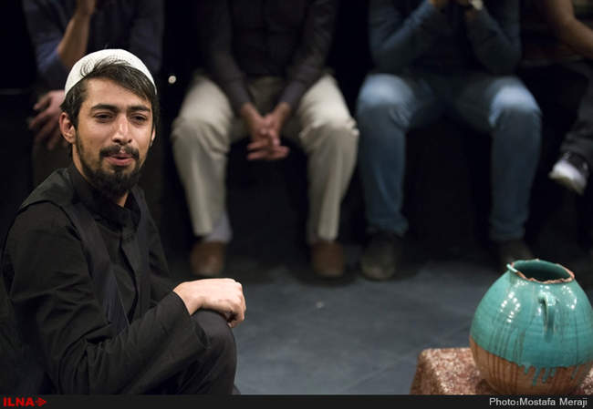 نمایش مسافران در قم به روی صحنه رفت