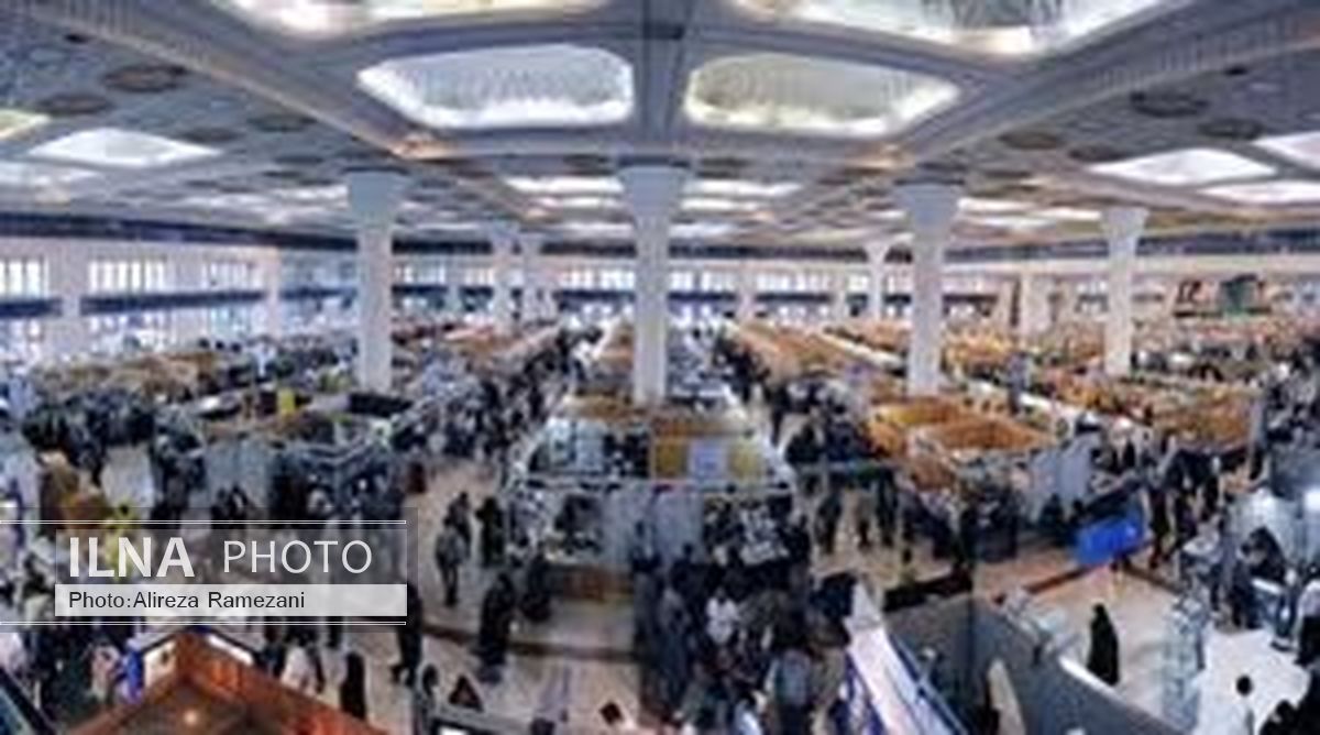 توزیع بن کتاب میان دانش آموزان و معلمان