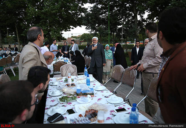 مراسم ضیافت افطار محمدرضا عارف