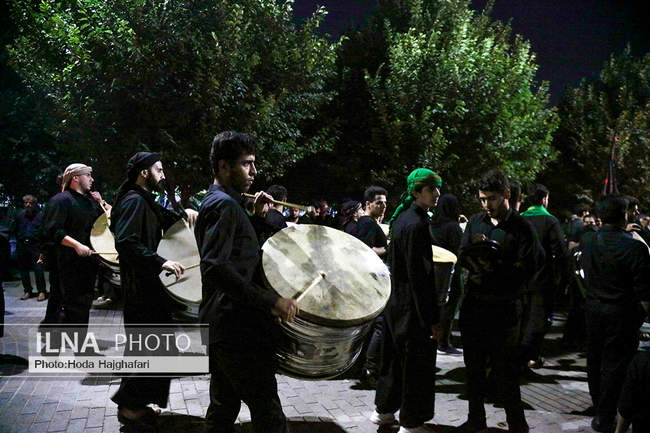 آیین مشعل گردانی دسته نجفی های مقیم قم