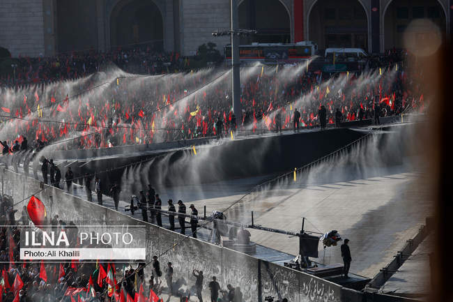 اقامه نماز بر پیکر رهبر شهید انقلاب در مصلای تهران / 7