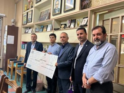 تقدیر بانک ایران‌زمین از دارنده مدال المپیاد جهانی نجوم