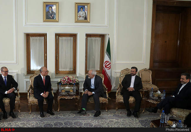 دیدار وزیر خارجه کشورمان با یوکیا آمانو مدیرکل آژانس بین‌المللی انر