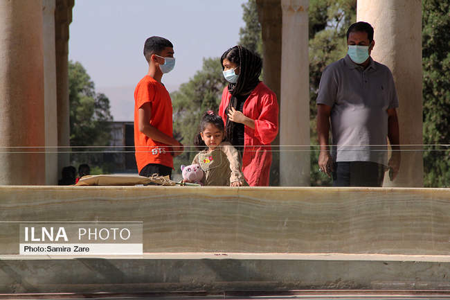 بر سر تربت ما چون گذری همت خواه/ که زیارتگه رندان جهان خواهد بود