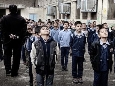 پوستر مستند «مشق امشب» رونمایی شد/ لیست شهرهایی که فیلم را اکران می‌کنند