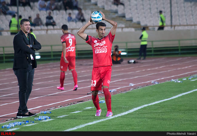 مسابقه فوتبال بین دوتیم پرسپولیس تهران و نفت تهران