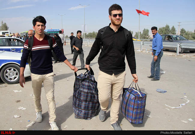 ورود زائران خسته کربلا به شهر مهران/21