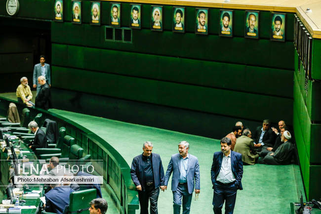 نشست علنی یکشنبه پنج مرداد مجلس شورای اسلامی 