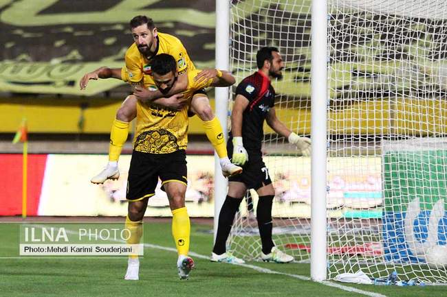 برد سپاهان برابر صنعت نفت آبادان