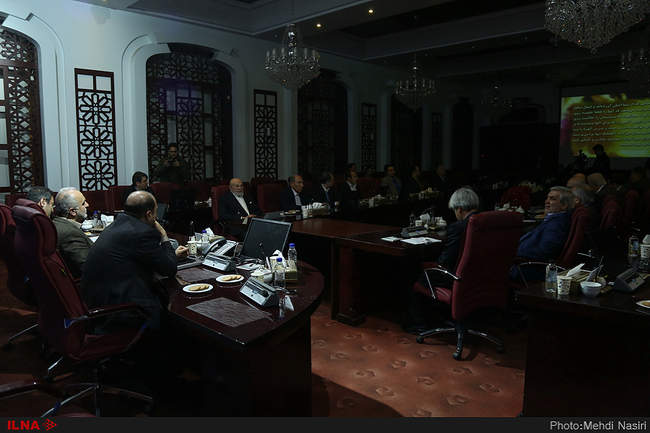 نشست هم اندیشی مجمع کارآفرینان با وزیر اقتصاد و دارایی 