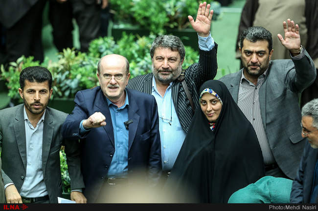 استیضاح وزیر اقتصاد و دارایی