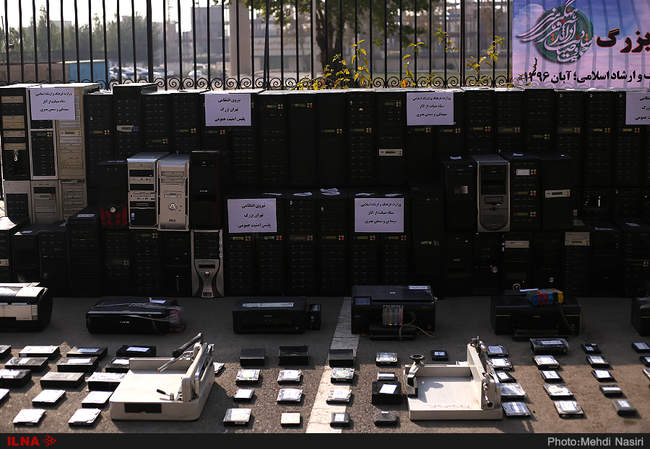 تصاویر اجرای طرح جمع‌آوری سی دی فیلم‌های قاچاق با حضور سینماگران