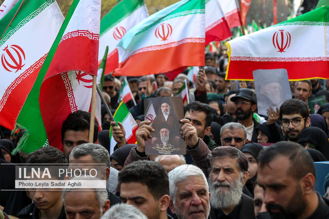 مراسم تشییع پیکر مطهر شهدای ناوشکن دنا / 1