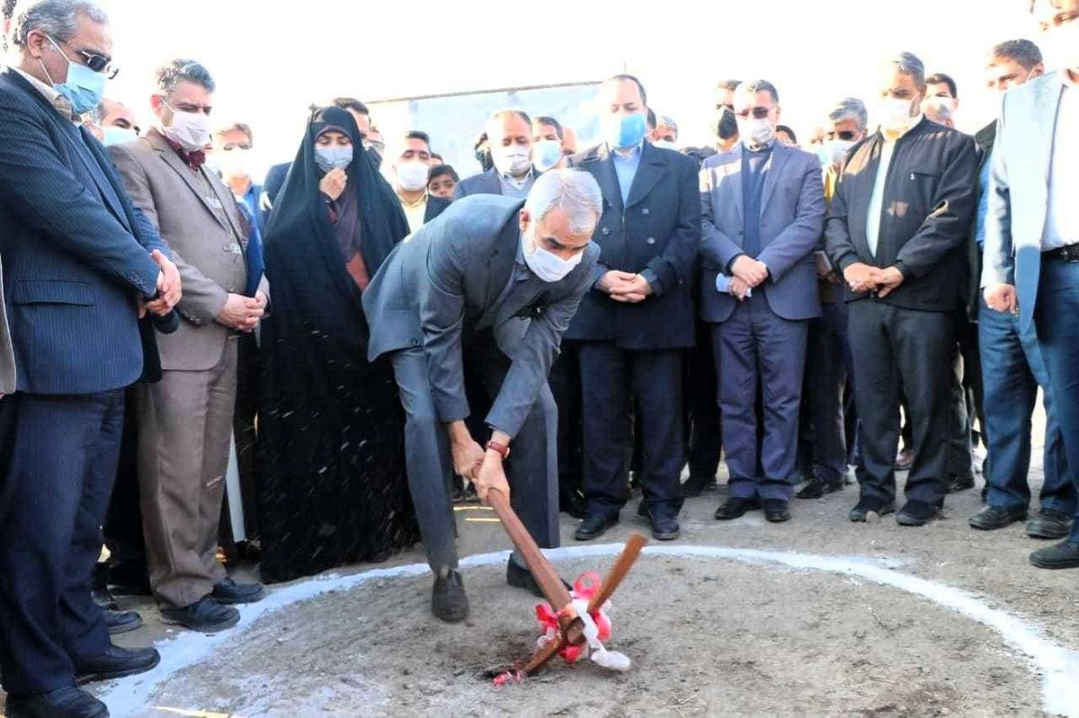 کلنگ زنی یک آموزشگاه با حضور وزیر آموزش‌ و پرورش در نیشابور