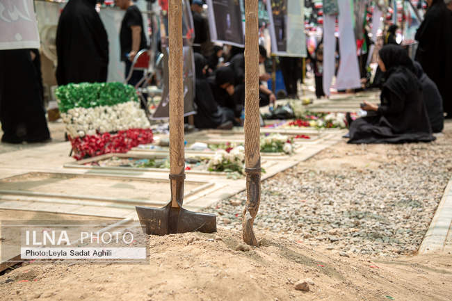 قطعه 42 نماد درد و صبر