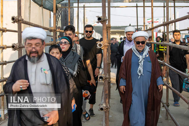 عبور زائران اربعین حسینی از مرز شلمچه