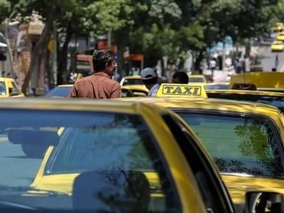 افزایش نرخ کرایه حمل‌ونقل عمومی در شیراز/تعیین نرخ ۵ هزار تومانی برای اتوبوس و مینی‌بوس 