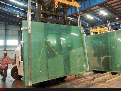 تاخیر 4 تا6 ماهه دستمزدکارگران شیشه قزوین/کارگران قراردادی نگران تعدیل هستند