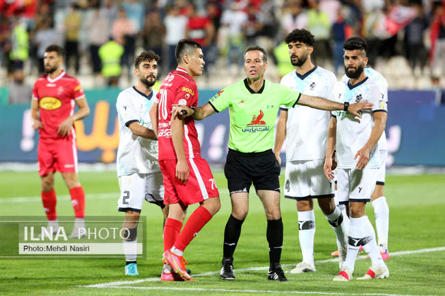دیدار تیمهای فوتبال پرسپولیس تهران و پیکان