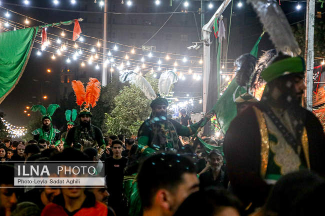 آیین مشعل گردانی نجفی های مقیم تهران در شب تاسوعا